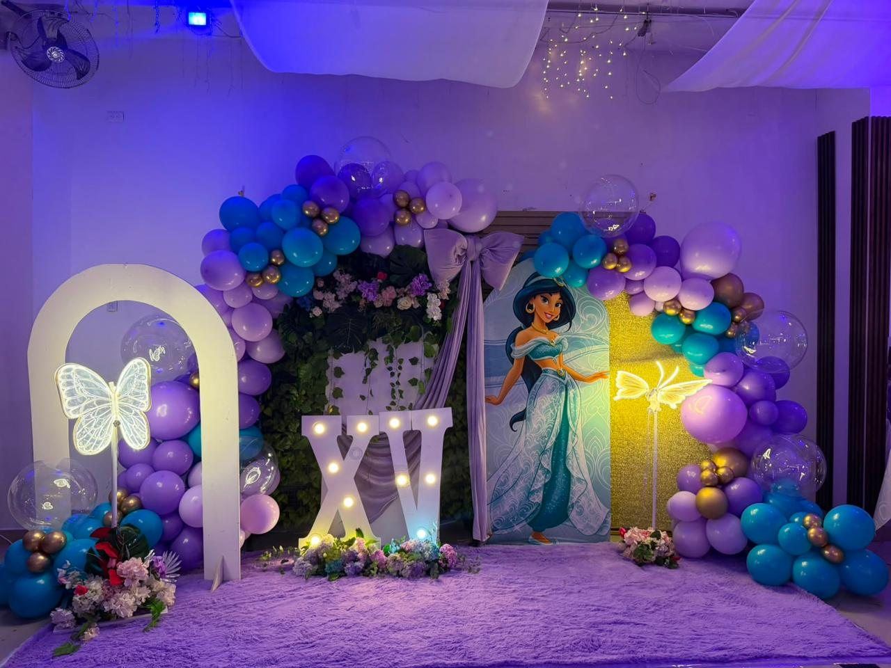 Quinceañeras — Banquetes Altovar