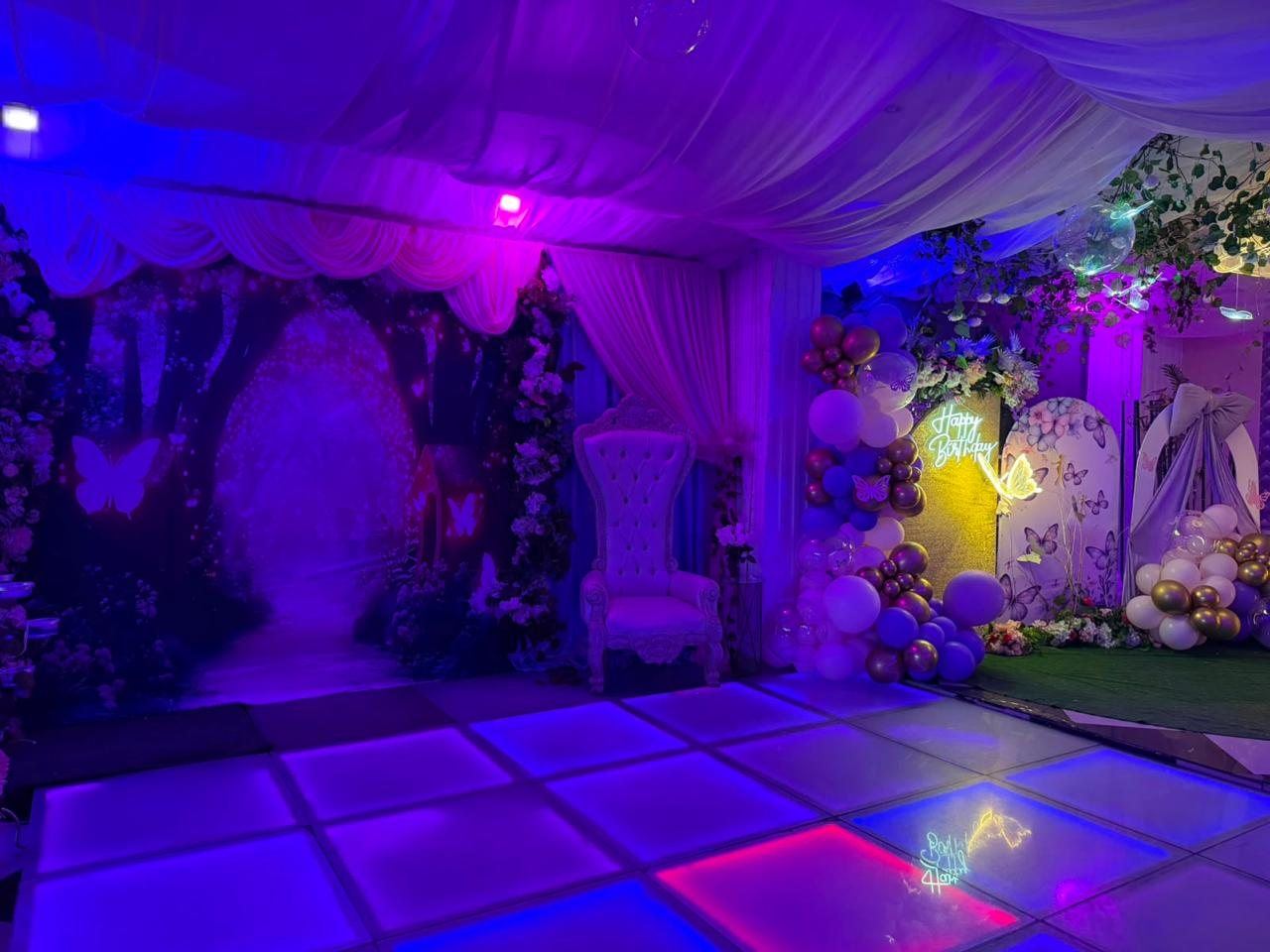 Luces y neón — Banquetes Altovar