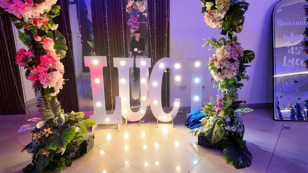 Letras luminosas — Banquetes Altovar