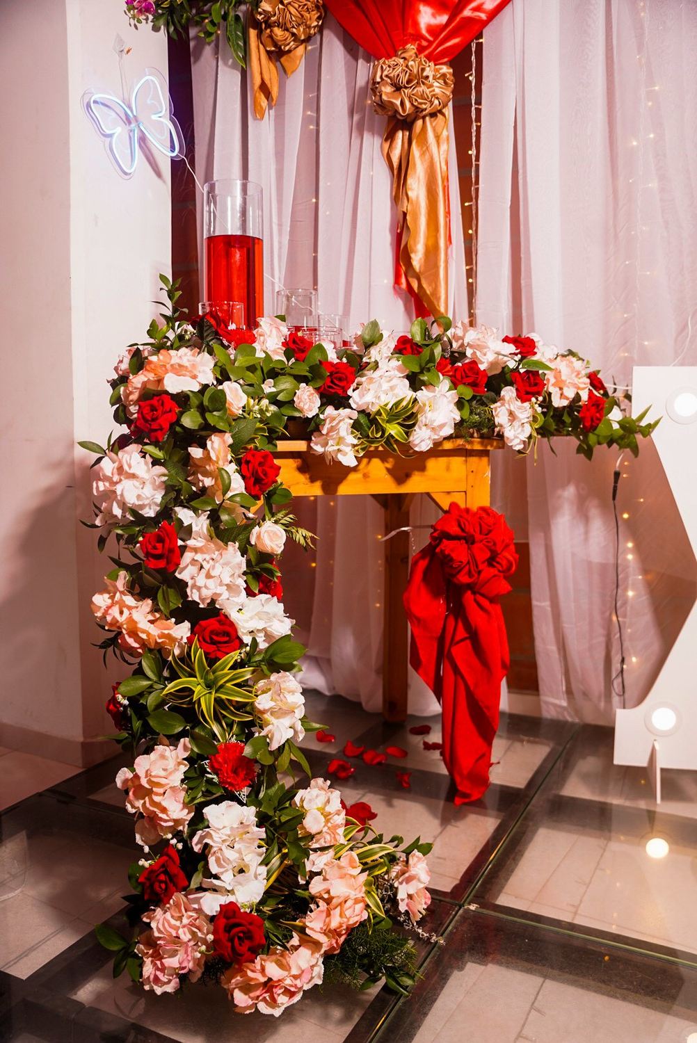 Entrada floral — Banquetes Altovar